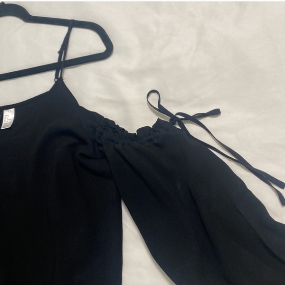 Divided Black Off-the-Shoulder Peasant Style Blouse Size 12 - Picture 6 of 10